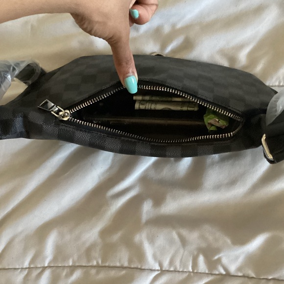 NEW $30 SALE | Chic Black & Grey Checkered Fashion Crossbody Bag - Picture 7 of 7